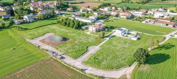 Земельный участок 780м² в Удине, Италия № 176371 4