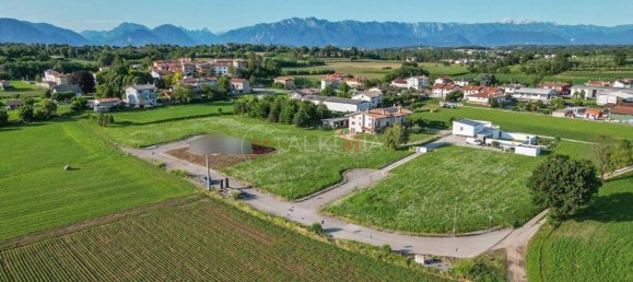 Земельный участок 780м² в Удине, Италия № 176371 8