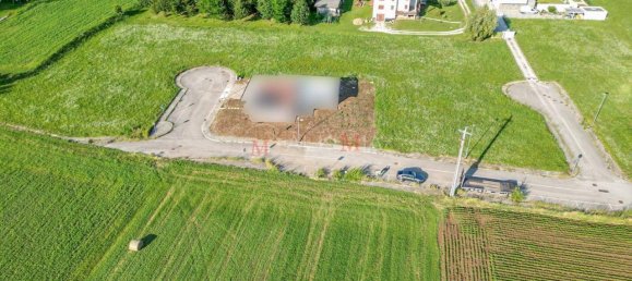 Земельный участок 780м² в Удине, Италия № 176371 5