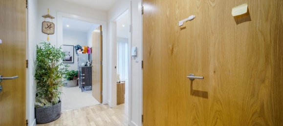 1 bedroom Apartment in Hounslow, United Kingdom No. 9839 5