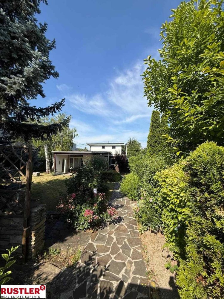 336m² Land in Vienna, Austria No. 199198