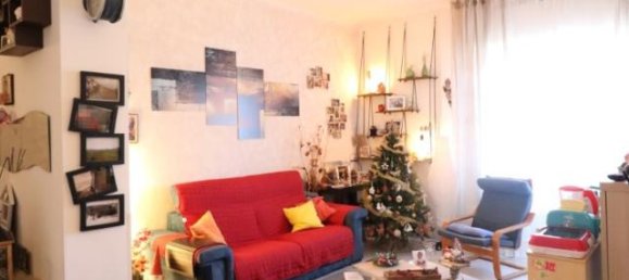 4 rooms Apartment in Montevarchi, Italy No. 238268 3