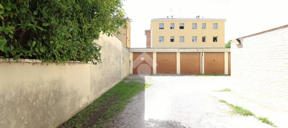 2 rooms Garage in Galliera, Italy No. 66889 9