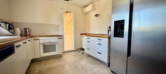 3 bedrooms House in Vitrolles, France No. 328107 3