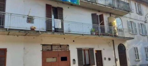 5 rooms Apartment in Besozzo, Italy No. 12972 16