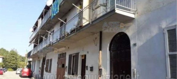 5 rooms Apartment in Besozzo, Italy No. 12972 7