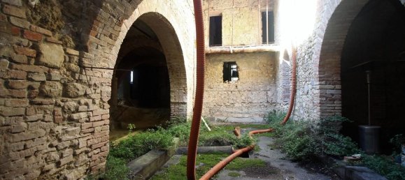 20 rooms House in Castelnuovo Berardenga, Italy No. 113072 9