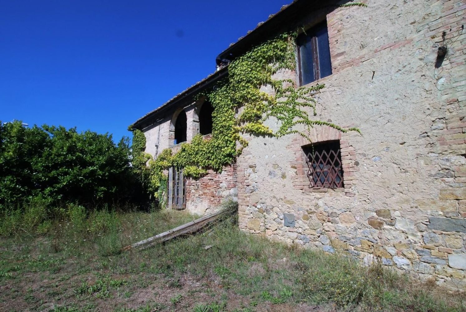 20 rooms House in Castelnuovo Berardenga, Italy No. 113072