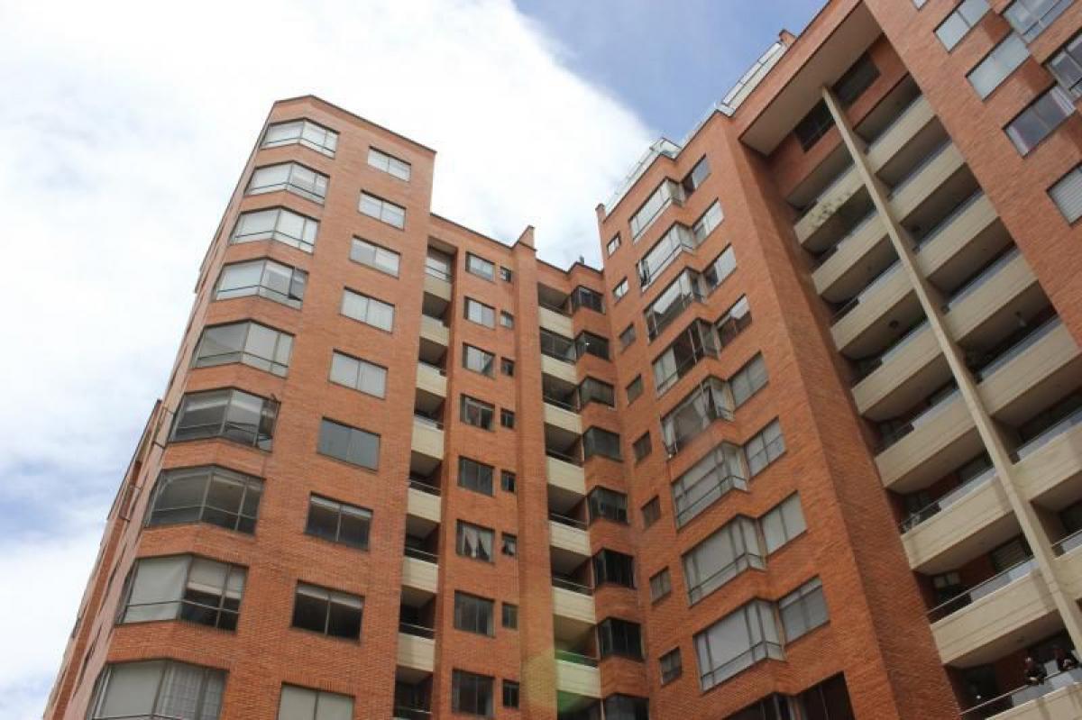 Casa de 3 dormitorios en Bogotá, Colombia No. 13043