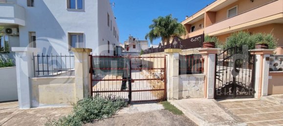 4 bedrooms House in Alezio, Italy No. 375693 7