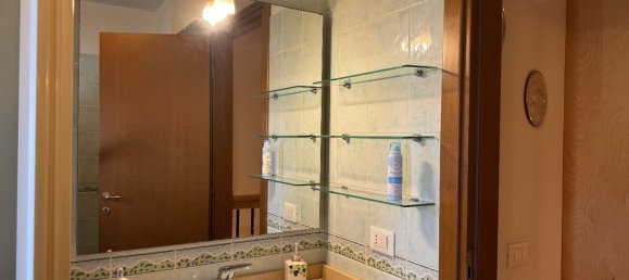 3 rooms Apartment in Rome, Italy No. 120882 18