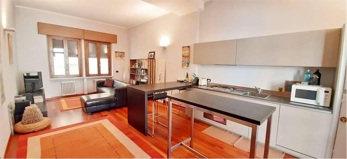 3غرفة شقة في Mantua, Italy رقم 244165