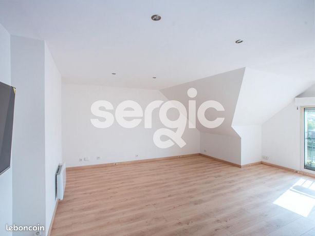 Studio à Pontoise, France No. 308372