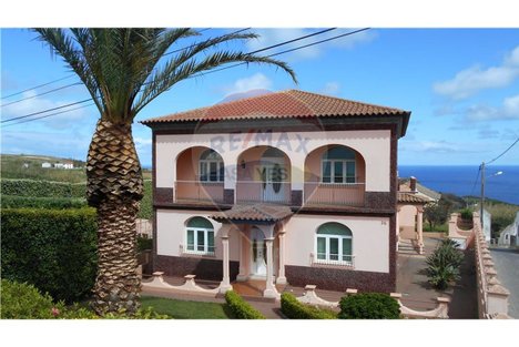 Casa de 4 dormitorios en Ponta Delgada, Portugal No. 44236