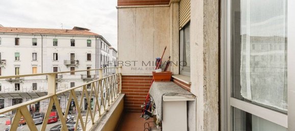 3 bedrooms Apartment in Milan, Italy No. 259555 3