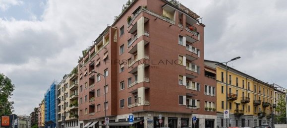 3 bedrooms Apartment in Milan, Italy No. 259555 4