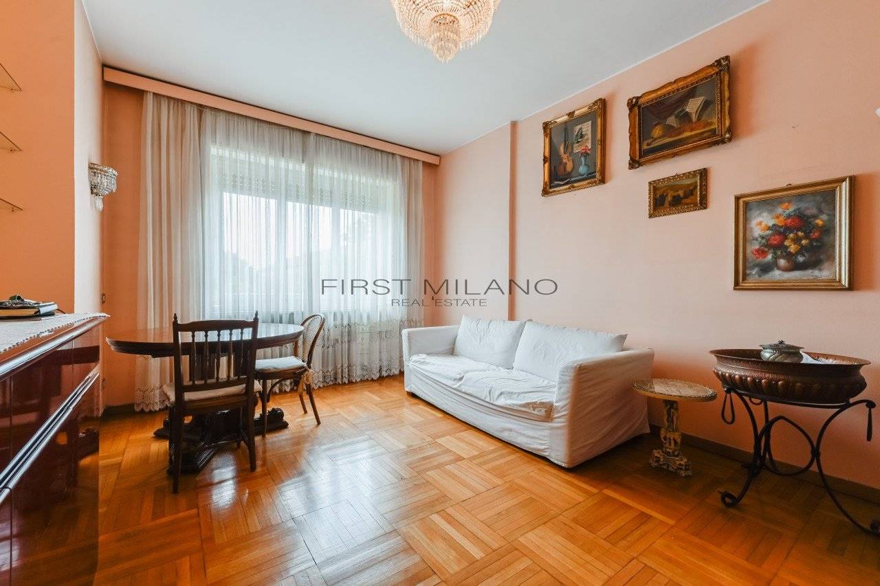 3 bedrooms Apartment in Milan, Italy No. 259555