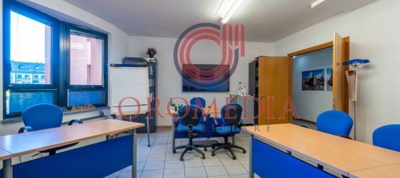 Escritório de 5 divisões em Bergamo, Italy N.º 231350 16