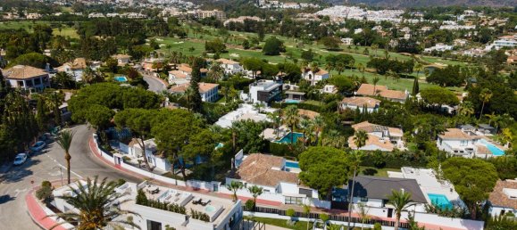 5 bedrooms Villa in Nueva Andalucia, Spain No. 3004 30