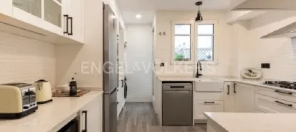 Квартира с 4 спальнями в Валенсия, Испания № 174217 48