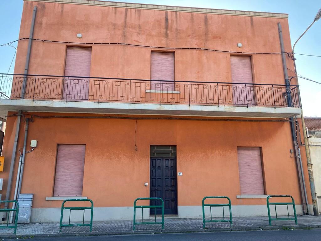 12 rooms Building in Venetico, Italy No. 34153
