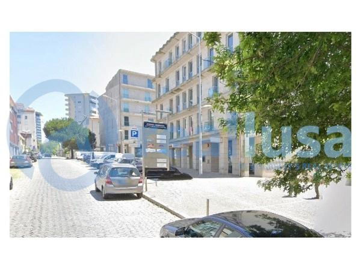 Laden in Porto, Portugal 257m², Nr. 8162