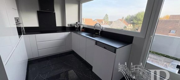 1 bedroom Apartment in Yvelines, France No. 162128 3