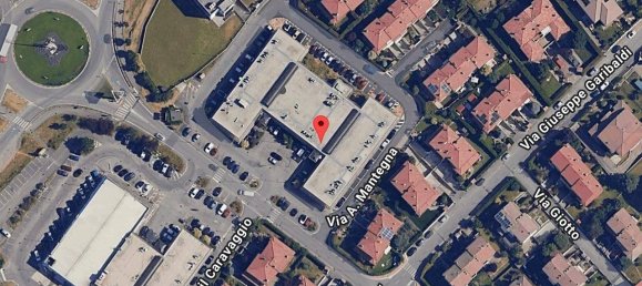 108m² Commercial property in Trezzano Rosa, Italy No. 302657 2