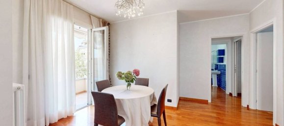 2 bedrooms Apartment in Milan, Italy No. 276801 15
