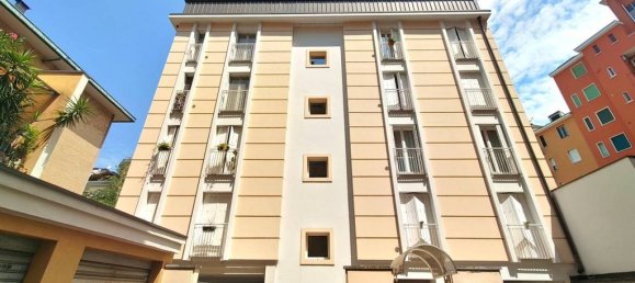 2 bedrooms Apartment in Milan, Italy No. 276801 3