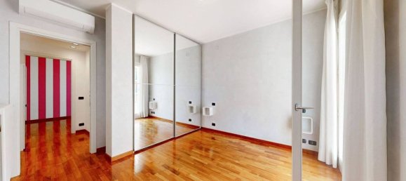 2 bedrooms Apartment in Milan, Italy No. 276801 35