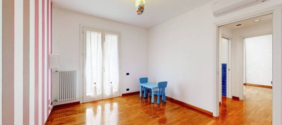 2 bedrooms Apartment in Milan, Italy No. 276801 22