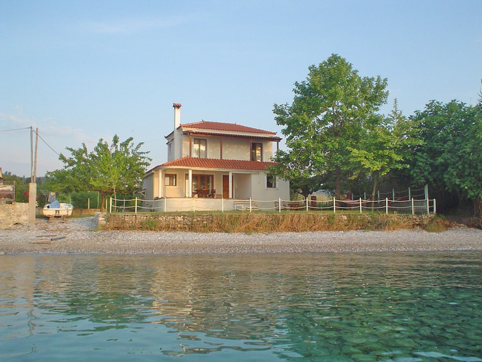 4غرفة عقار تجاري في Karystos, Greece رقم 8011