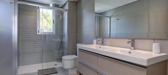 3 bedrooms Penthouse in Marbella, Spain No. 35500 23