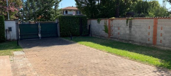 4 bedrooms Villa in Crema, Italy No. 273557 4