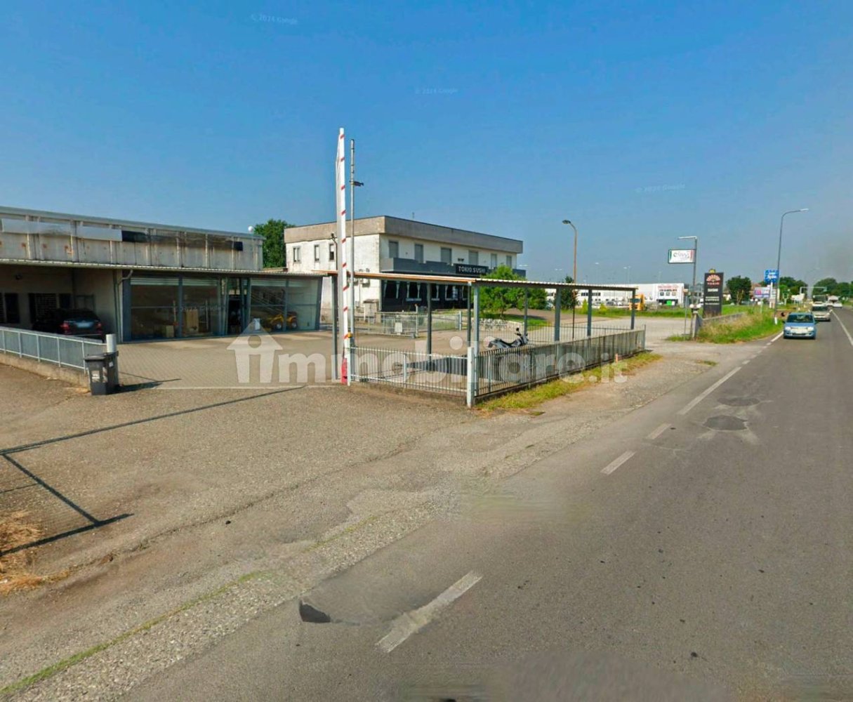 1 room Warehouse in Castel San Giovanni, Italy No. 122372