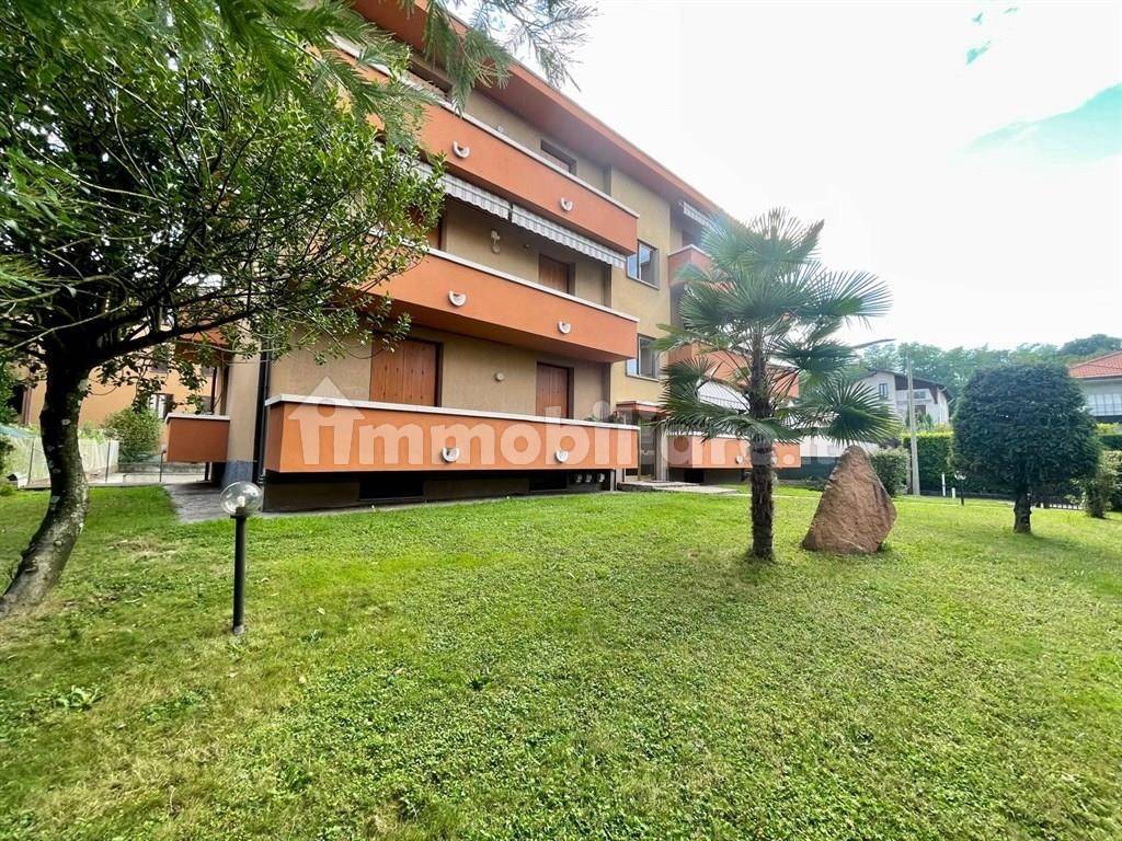 2 chambres Appartement à Azzate, Italy No. 303035