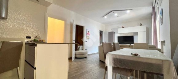 4 bedrooms House in Mugnano di Napoli, Italy No. 71560 5