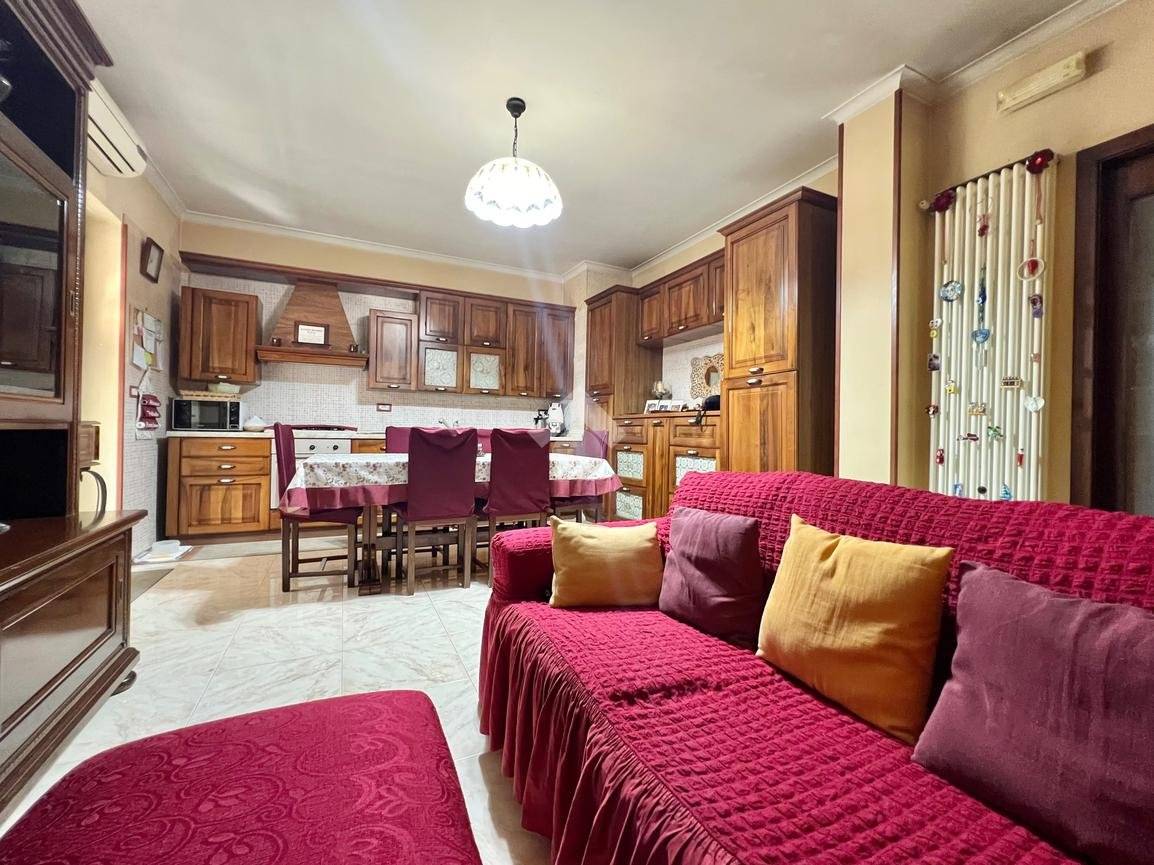 4 bedrooms House in Mugnano di Napoli, Italy No. 71560