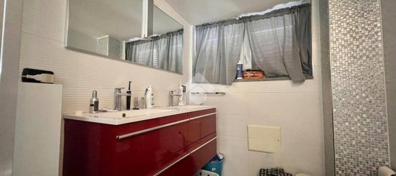 4 bedrooms House in Mugnano di Napoli, Italy No. 71560 29