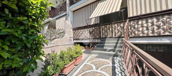 4 bedrooms House in Mugnano di Napoli, Italy No. 71560 8