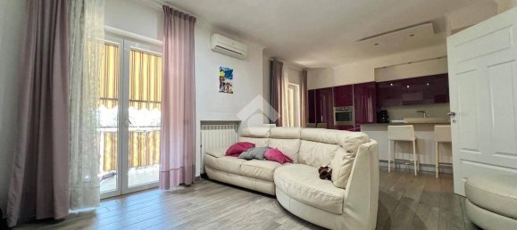 4 bedrooms House in Mugnano di Napoli, Italy No. 71560 7