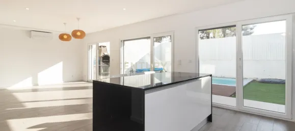 5 bedrooms Villa in Seixal, Portugal No. 145441 7