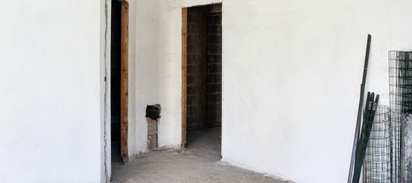 137m² Commercial property in Terricciola, Italy No. 85588 6