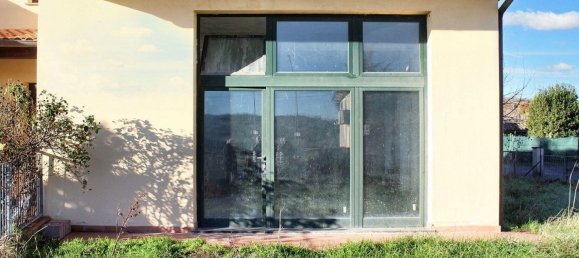 137m² Commercial property in Terricciola, Italy No. 85588 2