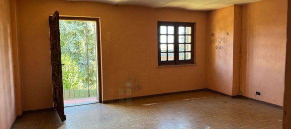 5 Schlafzimmer Haus in Biella, Italy, Nr. 371954 8