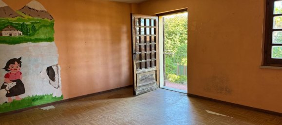 5 Schlafzimmer Haus in Biella, Italy, Nr. 371954 9