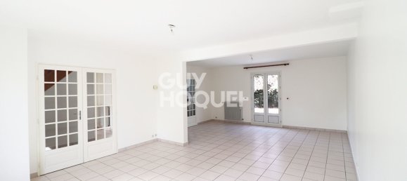 5 bedrooms House in Chambray-les-Tours, France No. 42472 5