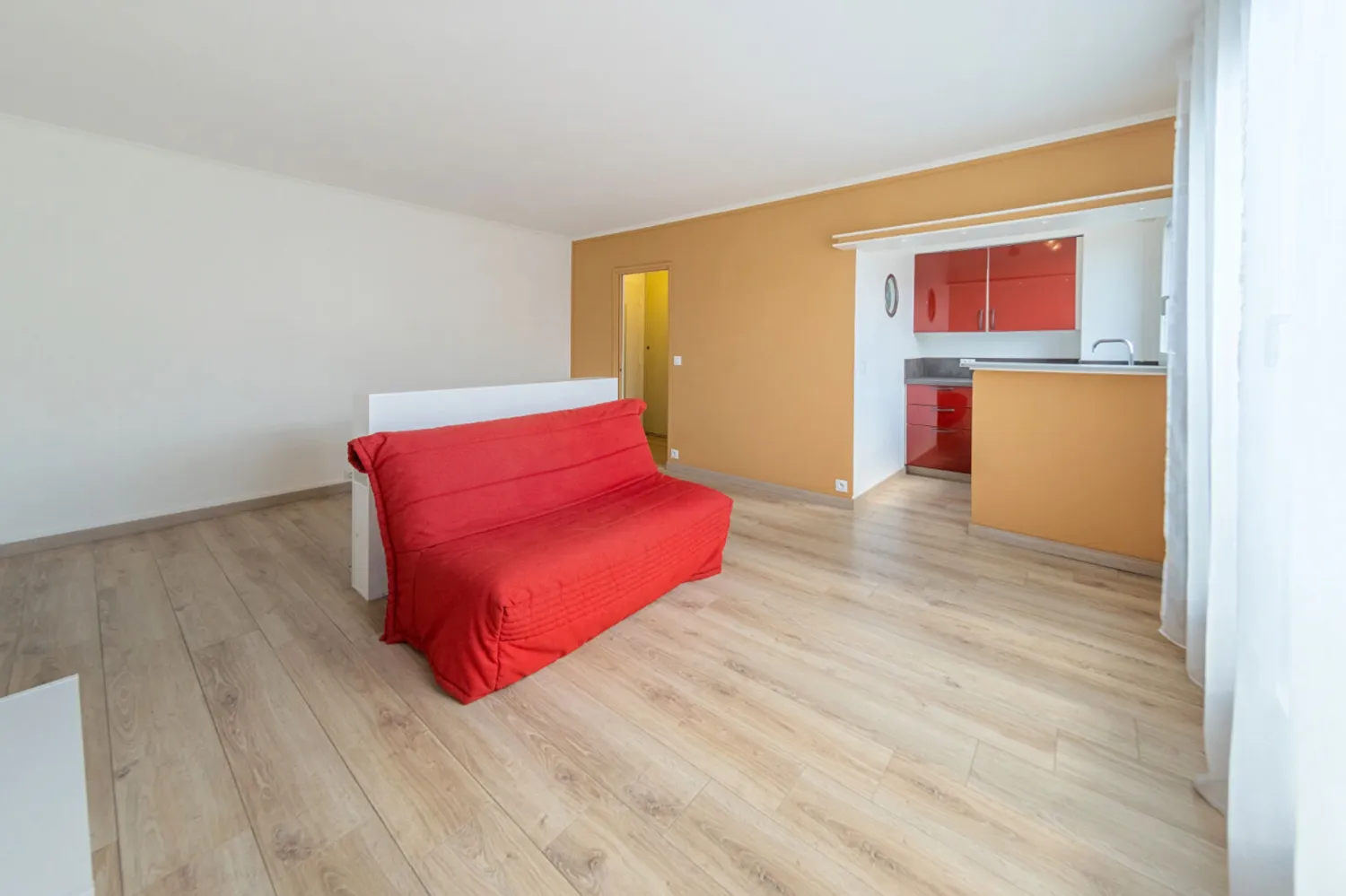 Studio in Paris, France, Nr. 347672