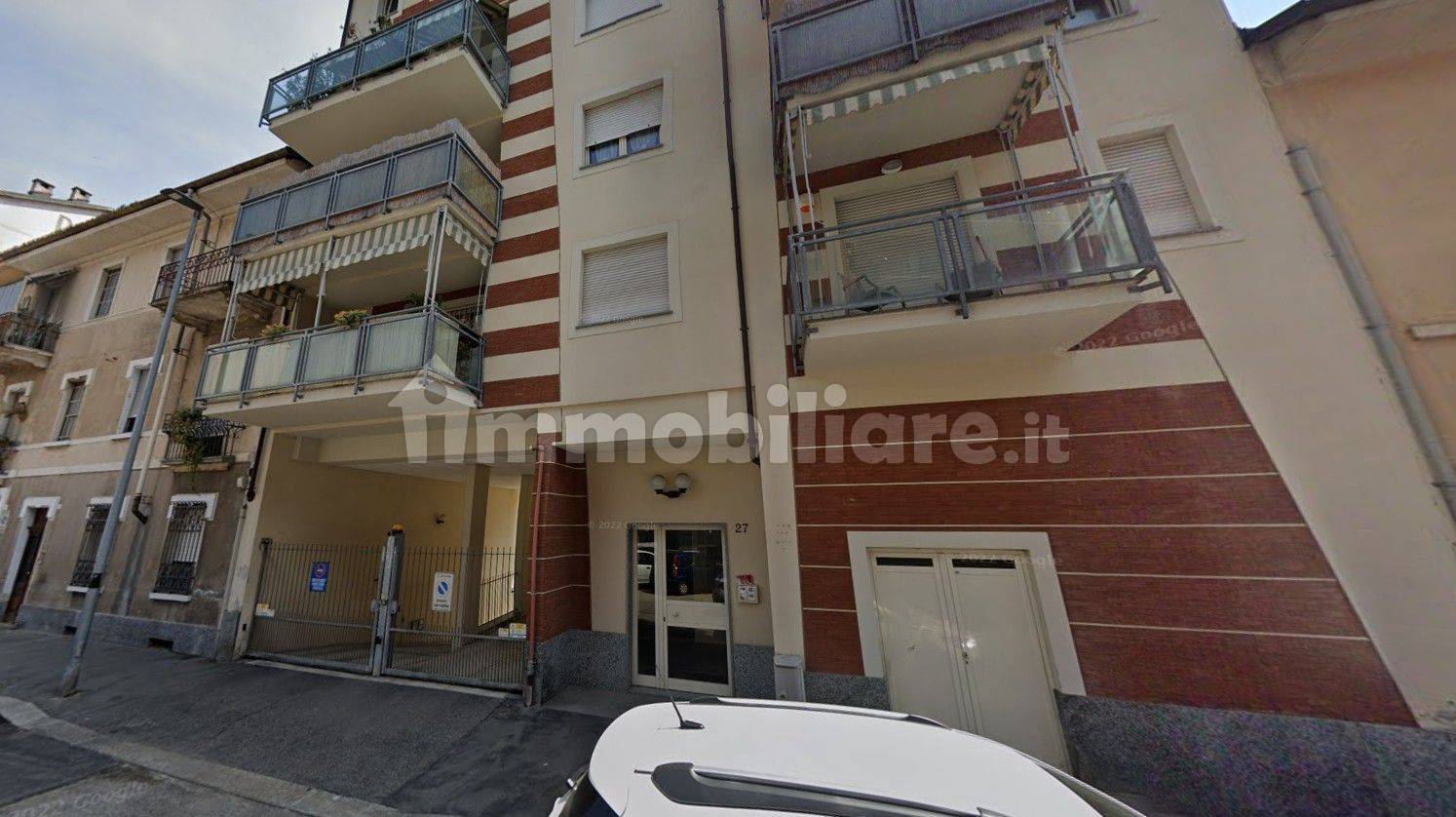 21m² Garage in Turin, Italy No. 387488